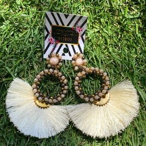 Tassel earrings. Aretes artesanal traído de México